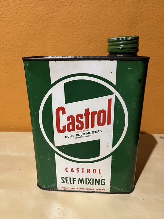 Latas de óleo antigas