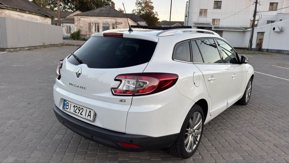 Renault Megane 2016рік BOSE Не фарбований