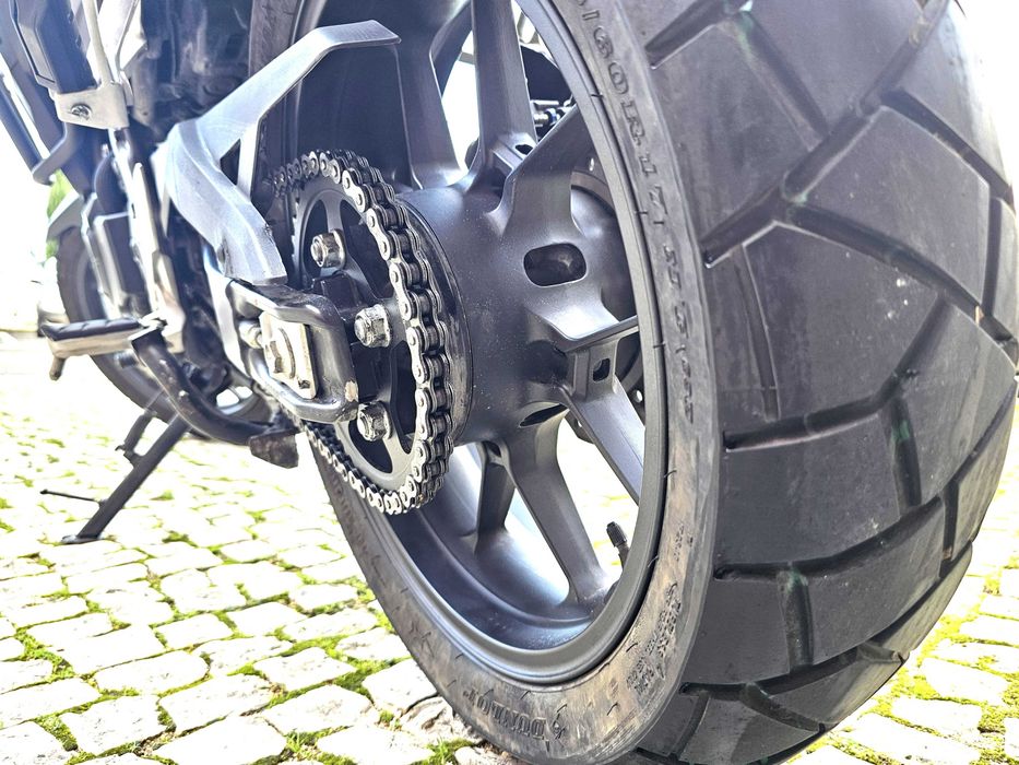 Honda NX 500 de Julho de 2024 com 11.975 kms garantia até Julho 2027