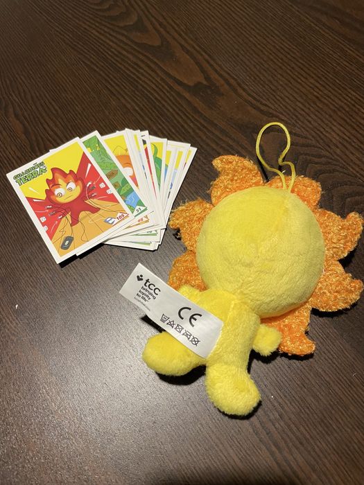 Conjunto peluche + cartas Guardiões da Terra