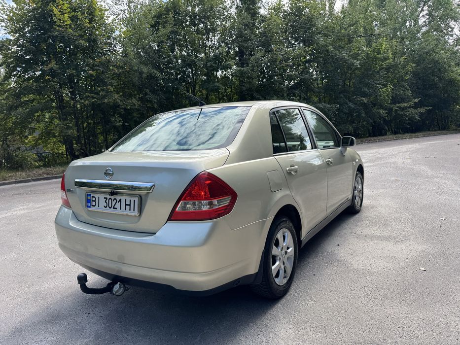 Nissan Tiida 1.6 автомат