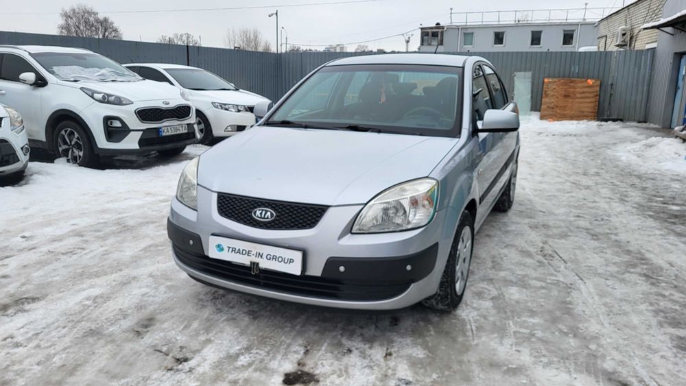 Авто KIA Rio 2006 1.4