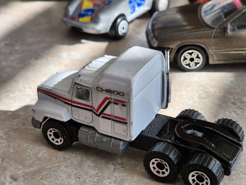 Resorak Model MATCHBOX MACK CH600 rok 1990 skala 1:97 unikat kolekcja