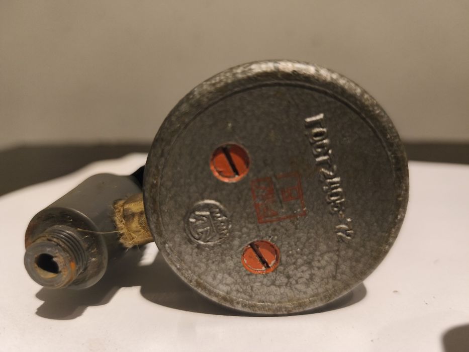 Analogowy manometr ciśnieniomierz