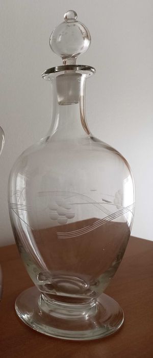 Garrafa vidro antigo lapidado da Marinha Grande