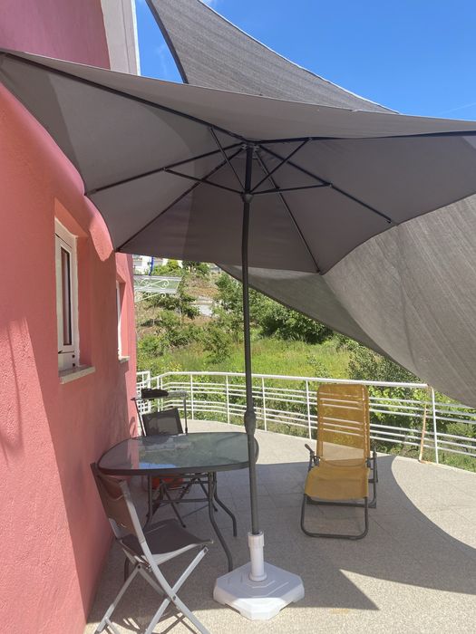 Conjunto de Jardim Completo – Mesa, 2 Cadeiras, 2 Espreguiçadeiras e Guarda-Sol