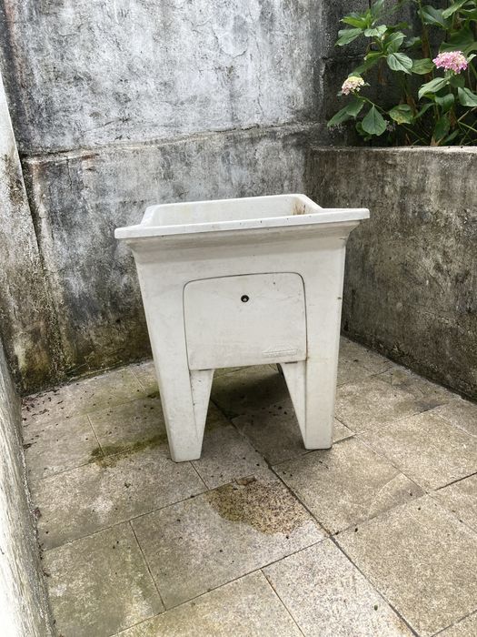 Tanque de lavandaria em resina/polietileno