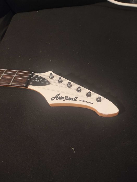 Guitarra Aria Pro 2 Branca