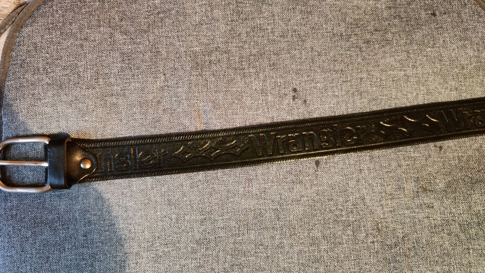 Чоловічий шкіряний ремінь Wrangler.