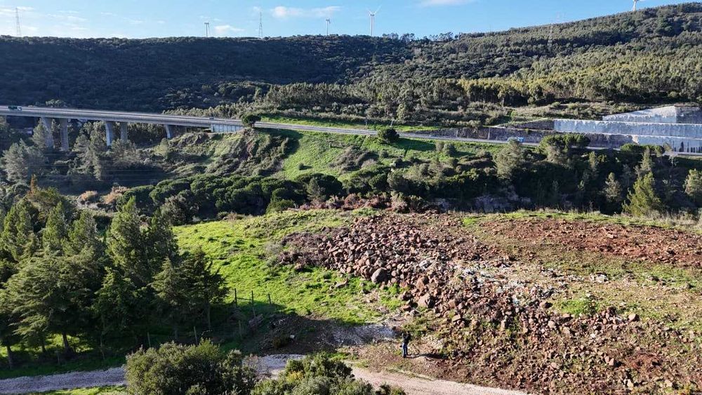 Terreno Rustico com acesso asfaltado em Loures