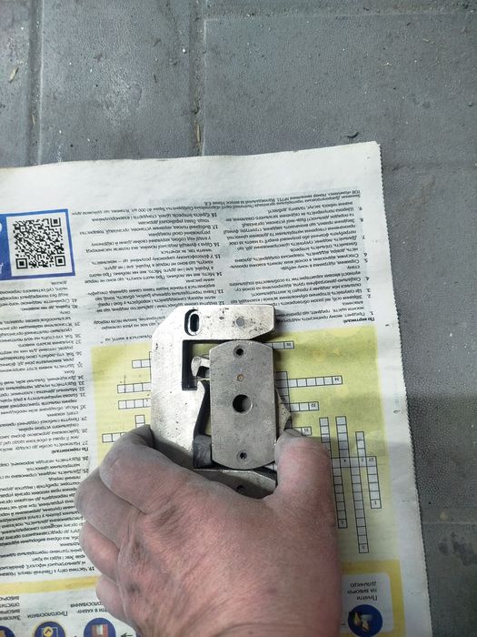 Замок защёлка для продольного закрытия