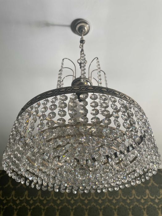 Candeeiro de Cristais – Estilo Clássico – Iluminação Decorativa
