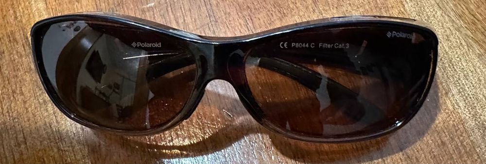 Сонцезахисні окуляри Polaroid