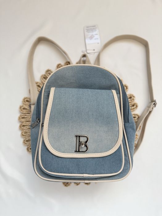 Jasnoniebieski niebieski jeansowy plecak