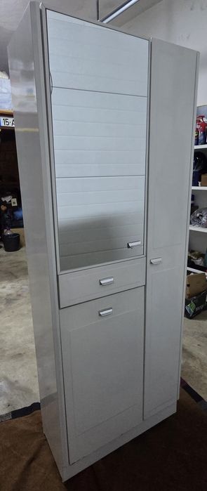 Armário casa de banho