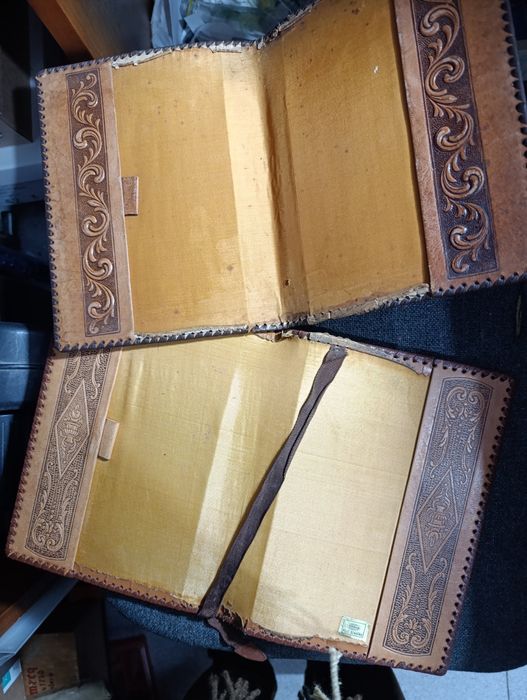 2 antigas capas de estudante