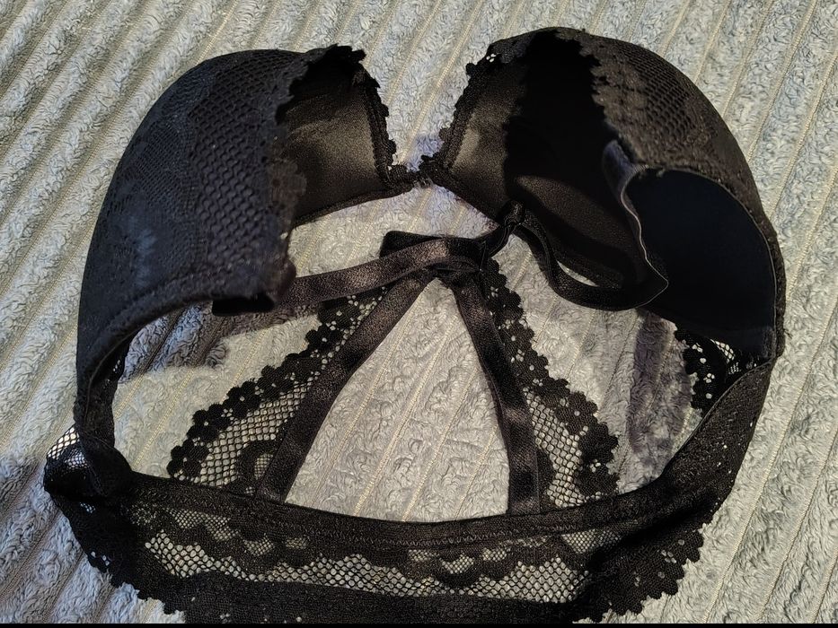 Бюстгальтер, білизна