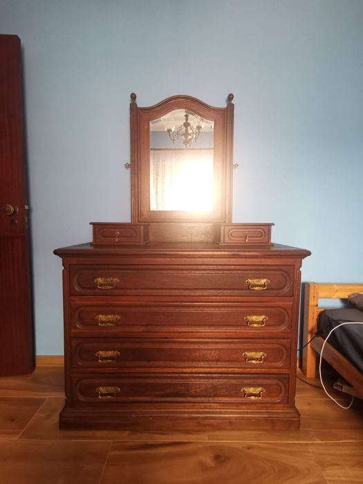 Comoda de 4 gavetas e espelho