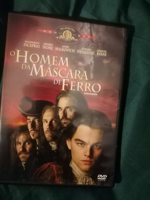 Filme semi novo(o homem da máscara de ferro)