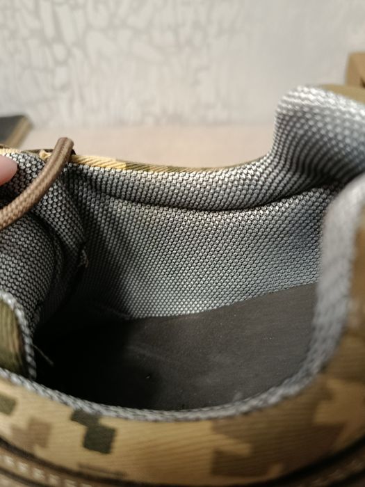 Чоловічі кросівки 45 розміру