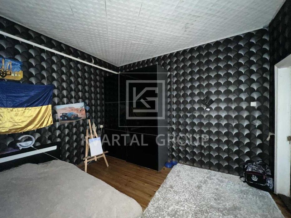 Продаж Домоволодіння у Києві- 10 соток землі, гараж, гостьовий будинок