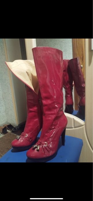 Демісезонні жіночі чоботи.