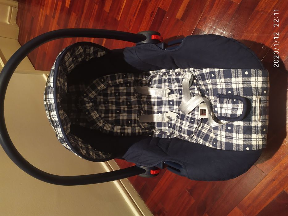 Ovo / Cadeira Automóvel