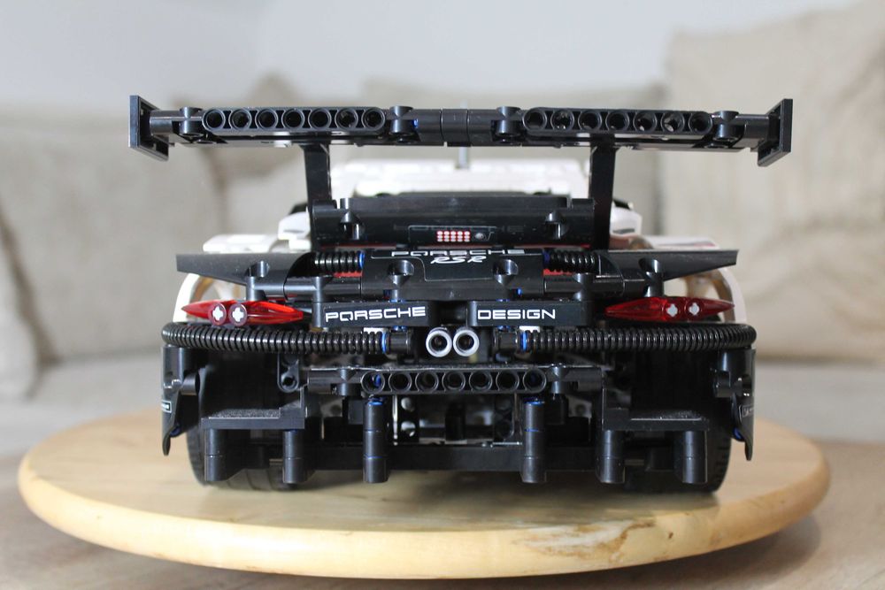 Samochód Sportowy PORSCHE 911 RSR klocki auto 1580 elementów (42096)