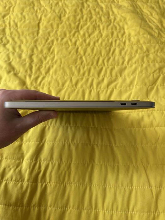 MacBook pro 13 2019 i5 16/500 touchbar