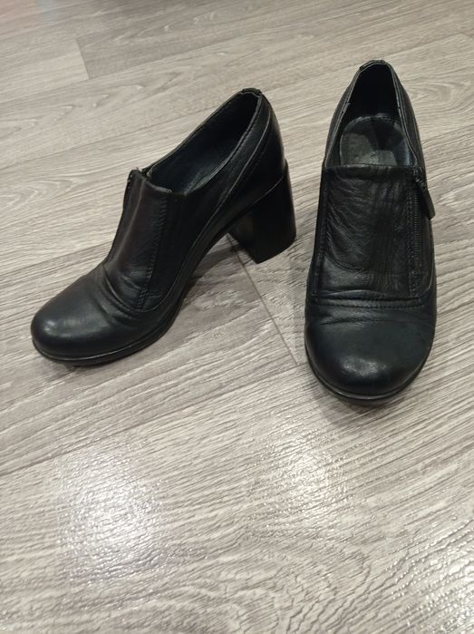 Шкіряні туфлі 36 розмір