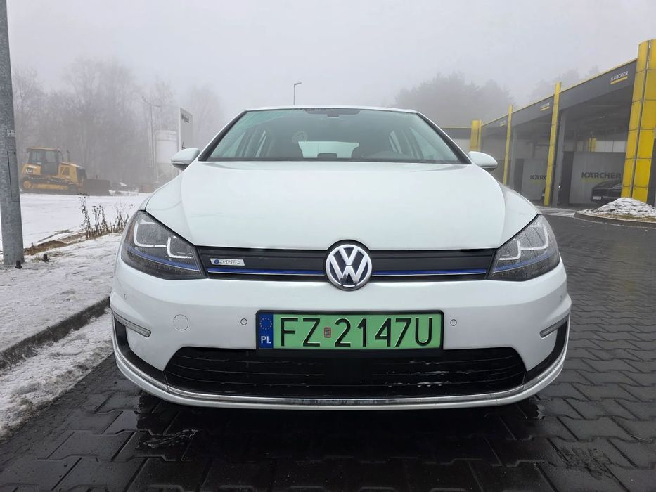 Volkswagen Golf Sprawność baterii 81%. Bogata wersja, sprowadzony z USA