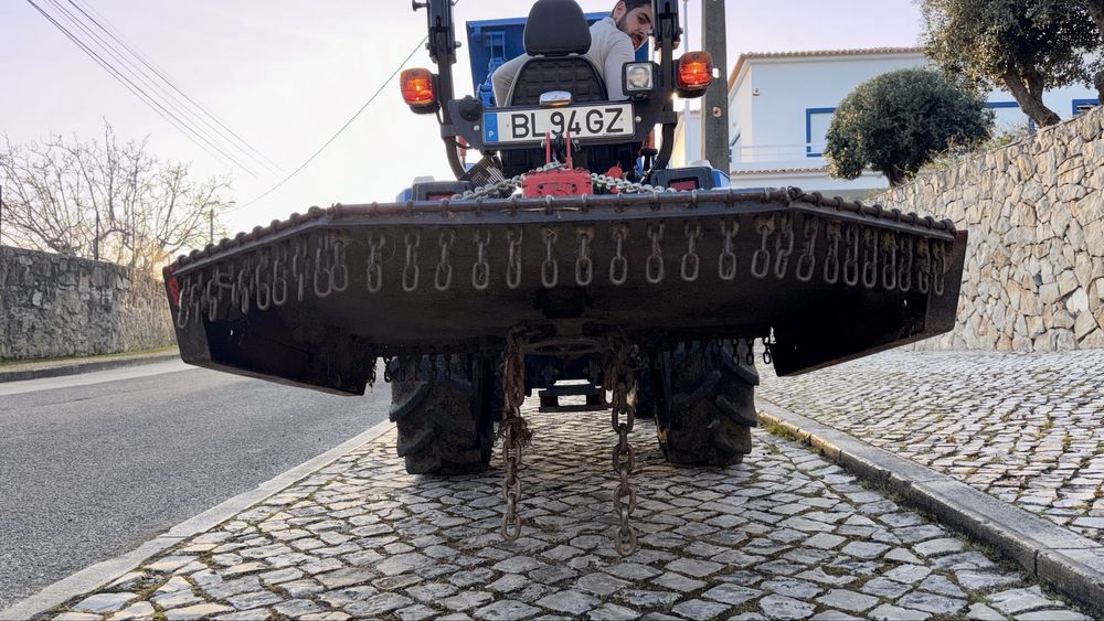 Solis 26 XL + Carregador Frontal + Pack Alfaias (Apenas 340h)