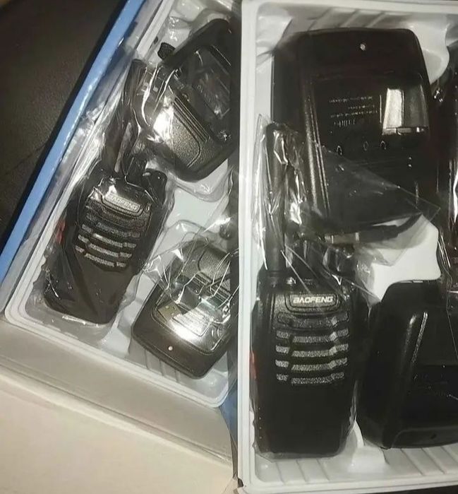 Walkie-talkies - Novos 
Artigos com garantia de fábrica de 3 anos.
Hom