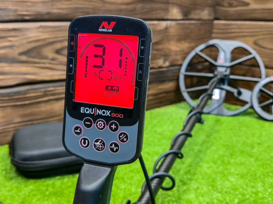 Металошукач Minelab Equinox 900