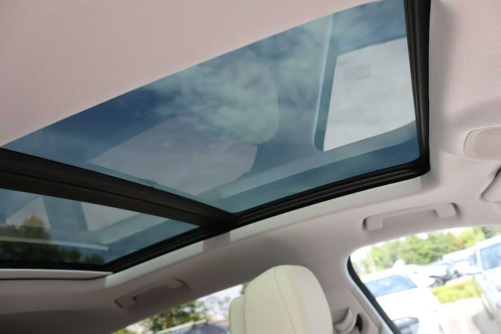 Audi e-tron      2022