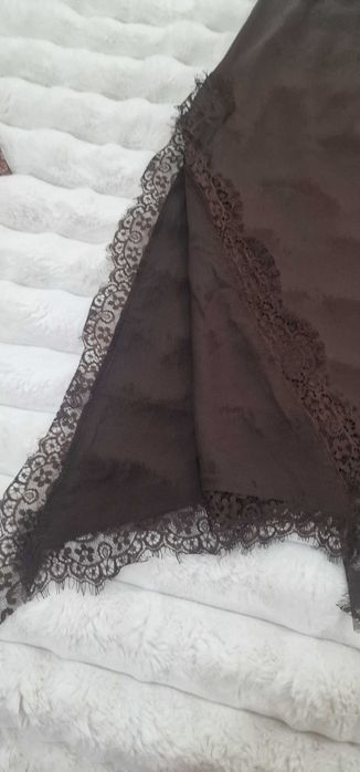 Saia acetinada castanho chocolate