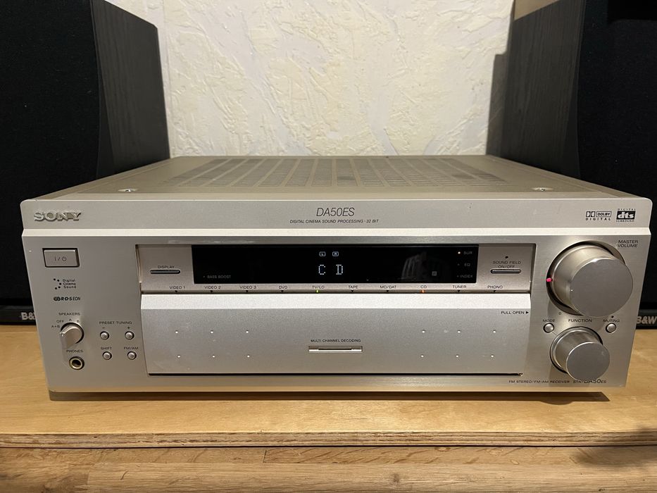 Amplituner Sony STR-DA50ES.