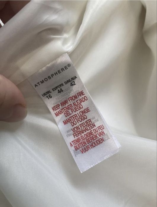 Піджак класичний на ґудзиках двобортний білий