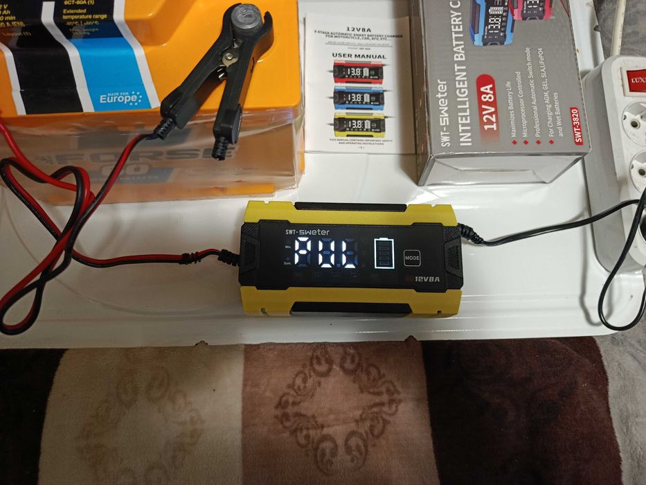зарядное устройство 12V 8A SWT-3820 для авто зарядка желтый