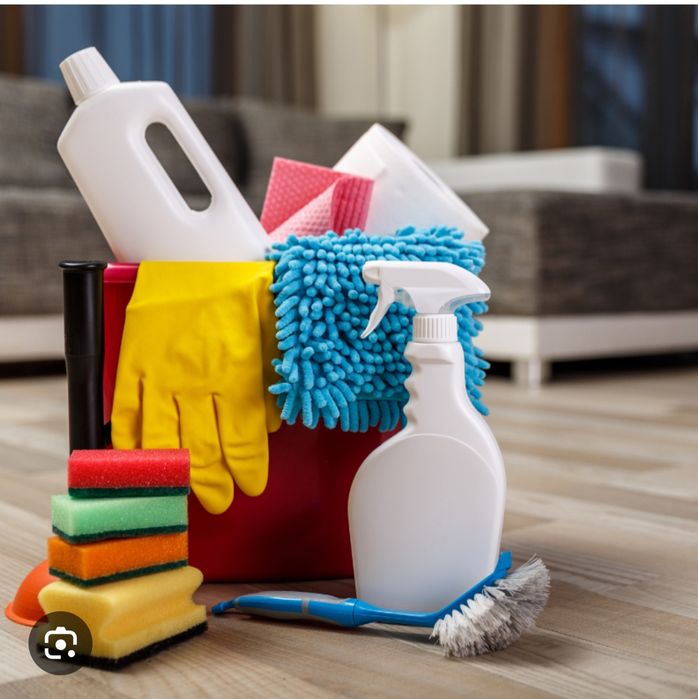 Sprzątanie, mycie okien.