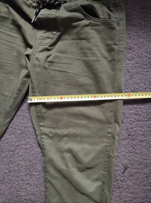 Spodnie męskie khaki Cropp w rozmiarze M