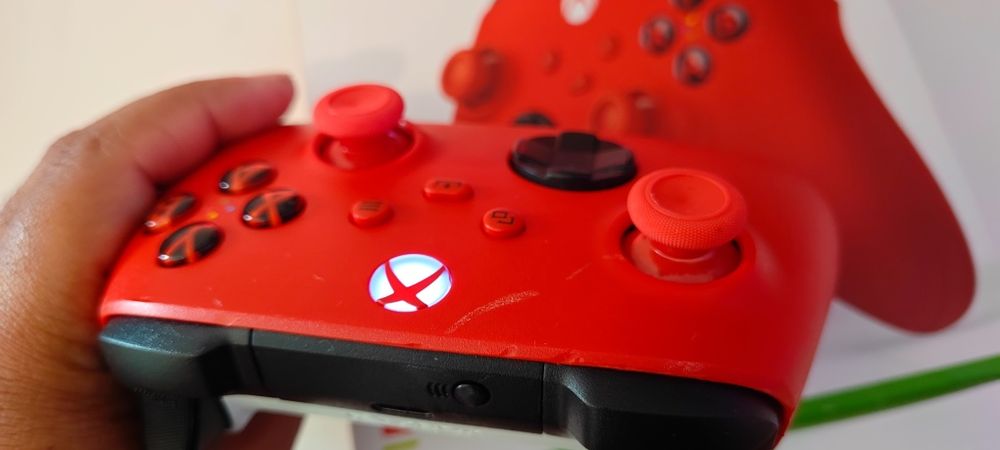 Comando Xbox series X, Na caixa