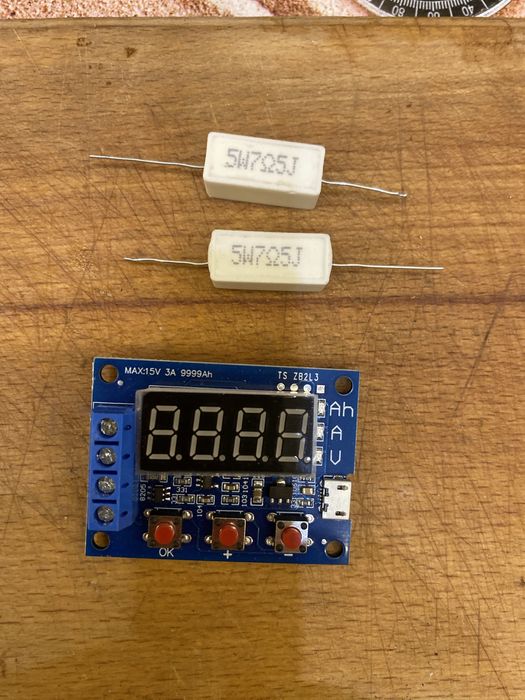 Тестер литеевых батарей.