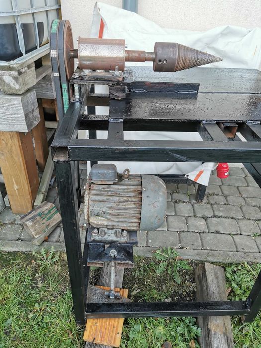 Rębak Łuparka świdrowa do drewna. Stan idealny. 10 m kabla. Gotowa do