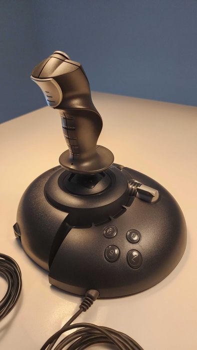 Joystick Microsoft Sidewinder Force Feedback 2 em excelente estado