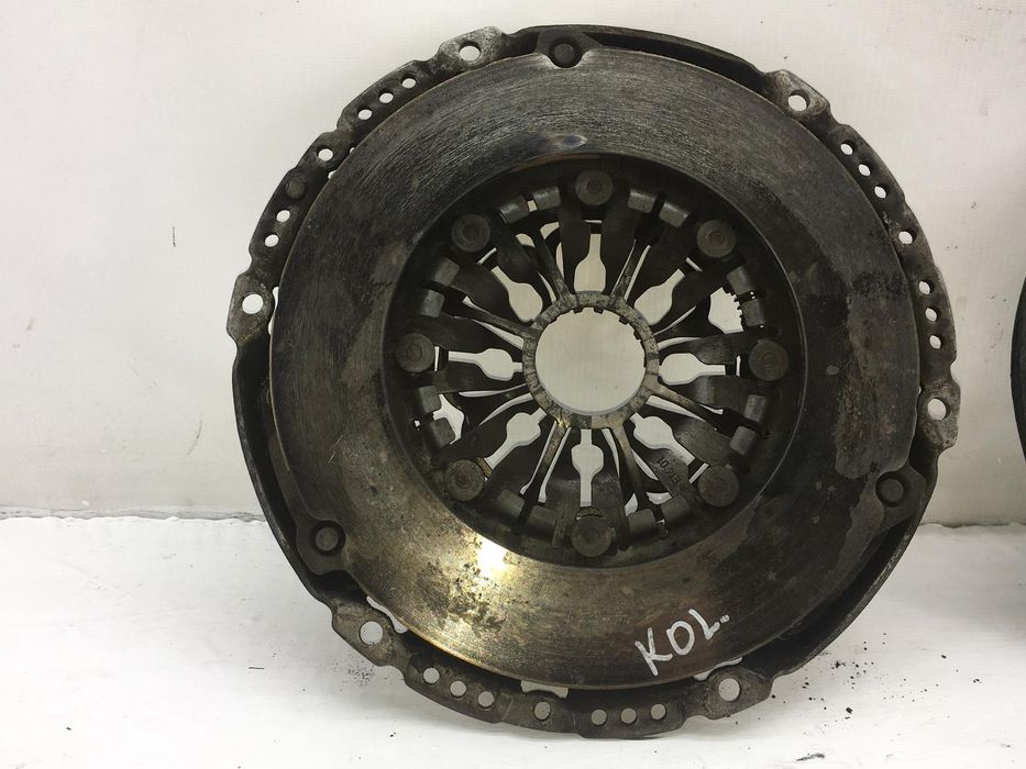 Корзина зчеплення RENAULT KOLEOS 2008-2011 302052799R