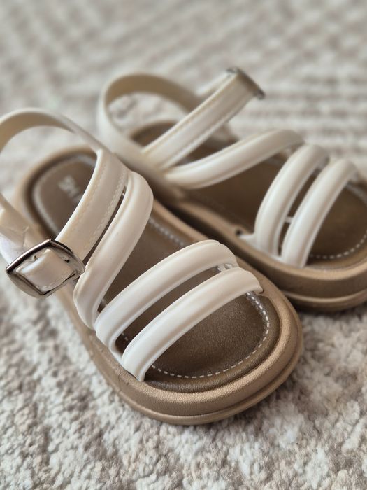 Босоніжки для дівчинки