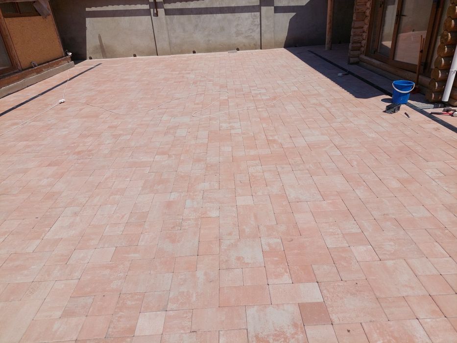 Укладка тротуарной плитки. И гранитной брусчатки. - Будівельні послуги ...