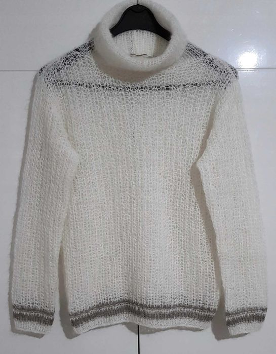 Sweter Golf Baby Moher O Luźnym Fasonie Biały |R. M/L