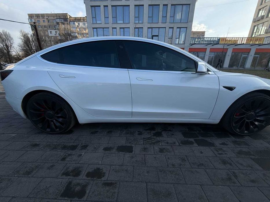 Tesla 3 2019 performance